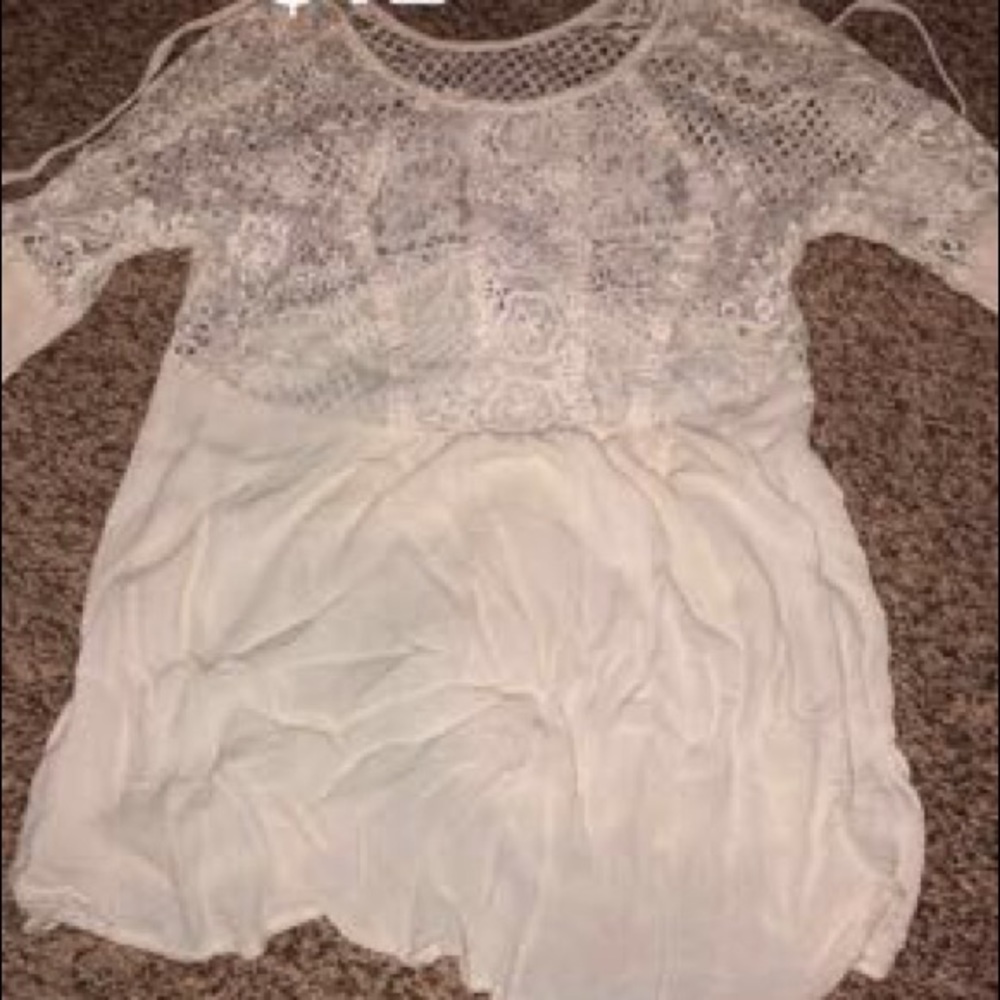 LACE TOP